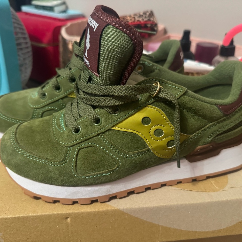 Brand new inbox. Saucony sneakers.